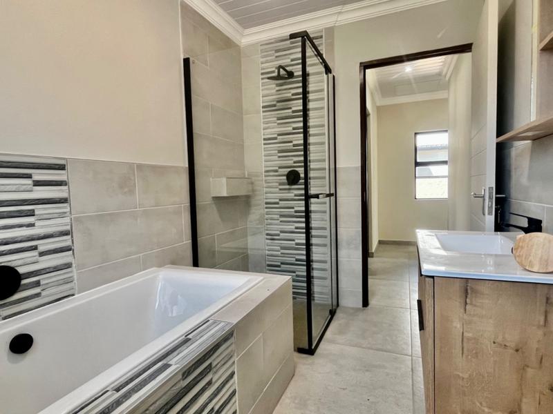 3 Bedroom Property for Sale in Reebok Western Cape